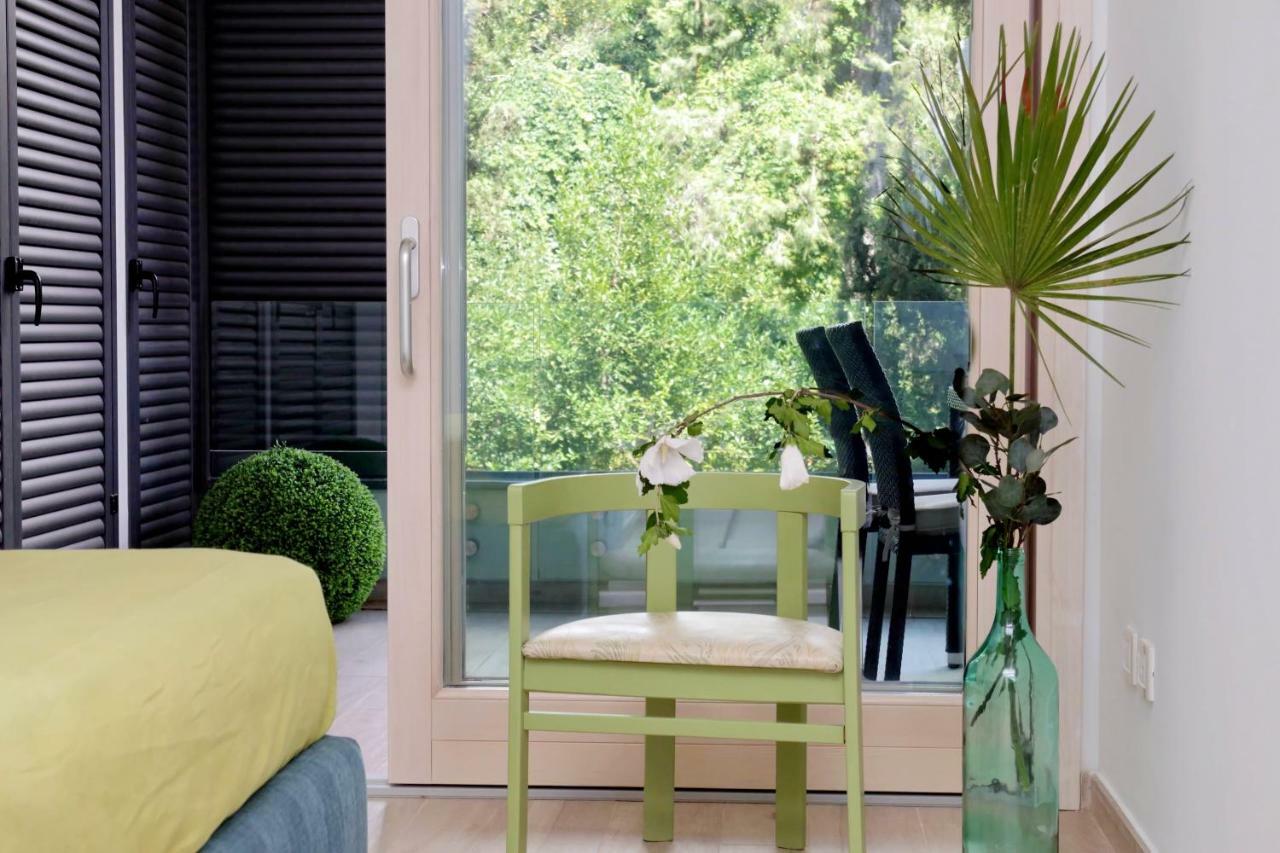 Green Terraced Apartment. 3 Stops From Colosseum Kültér fotó